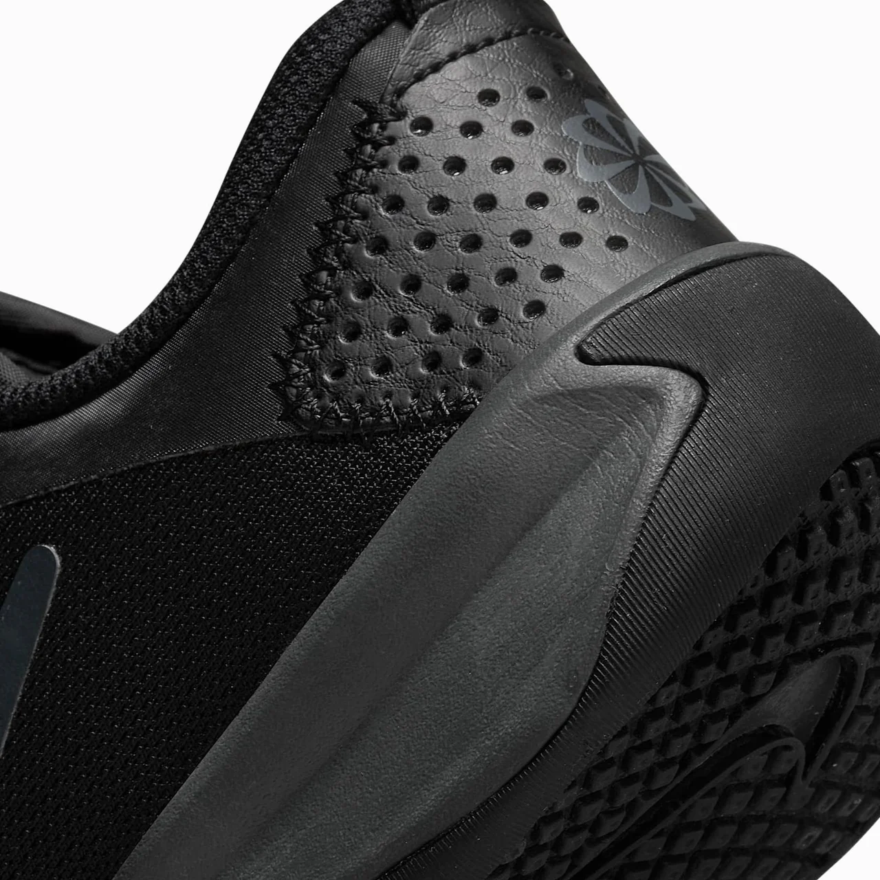 Nike Omni Multi-Court Junior Black/Anthracite